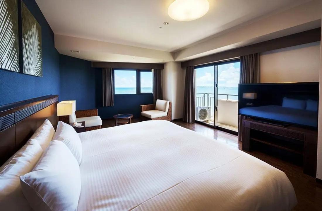 Room, Double Bed, Ocean Wing, Corner