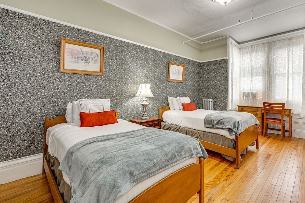 Thayers Inn 30/68