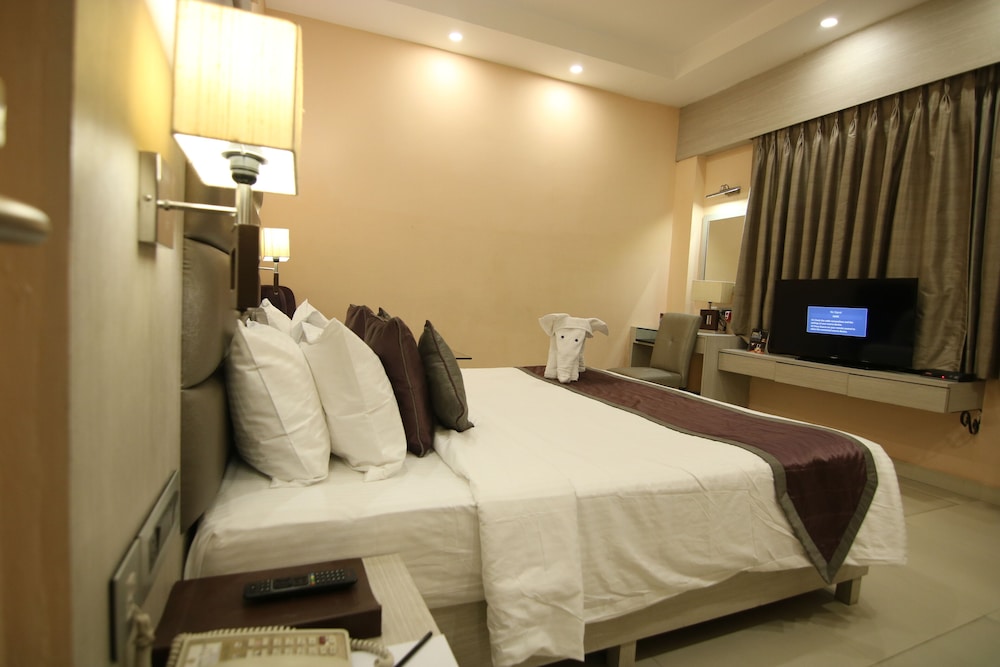 Golden Tulip Salt Lake City Kolkata 7/18