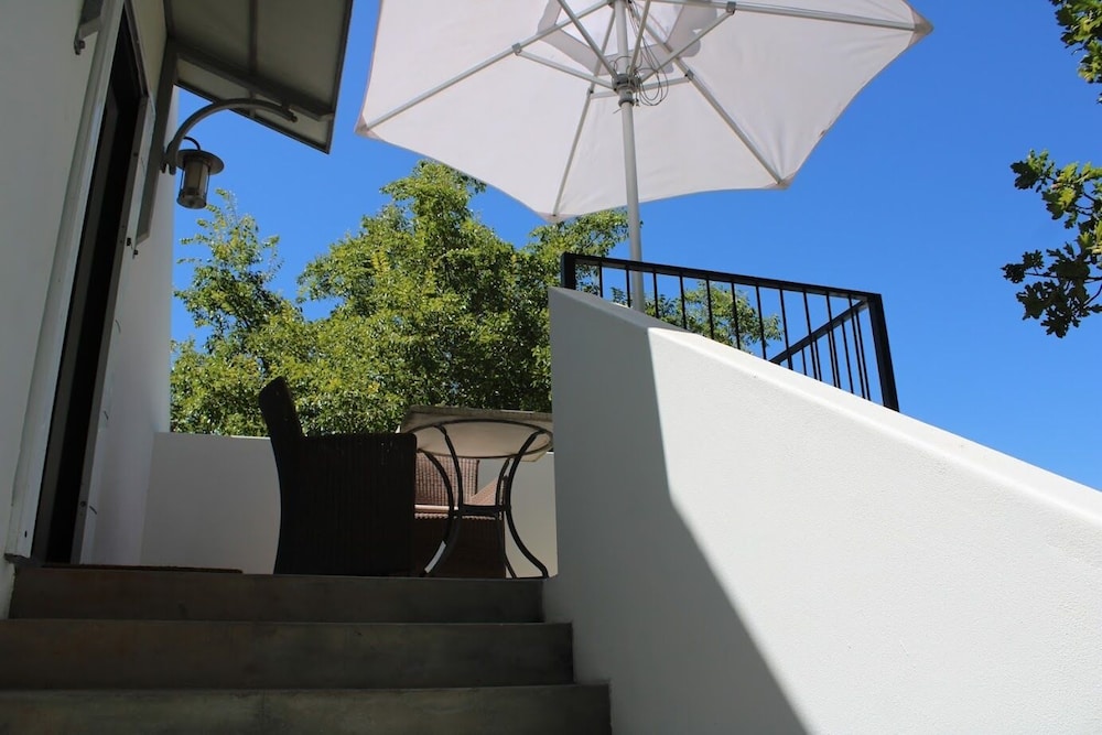 The Owners Cottage / La Provencale 4/50