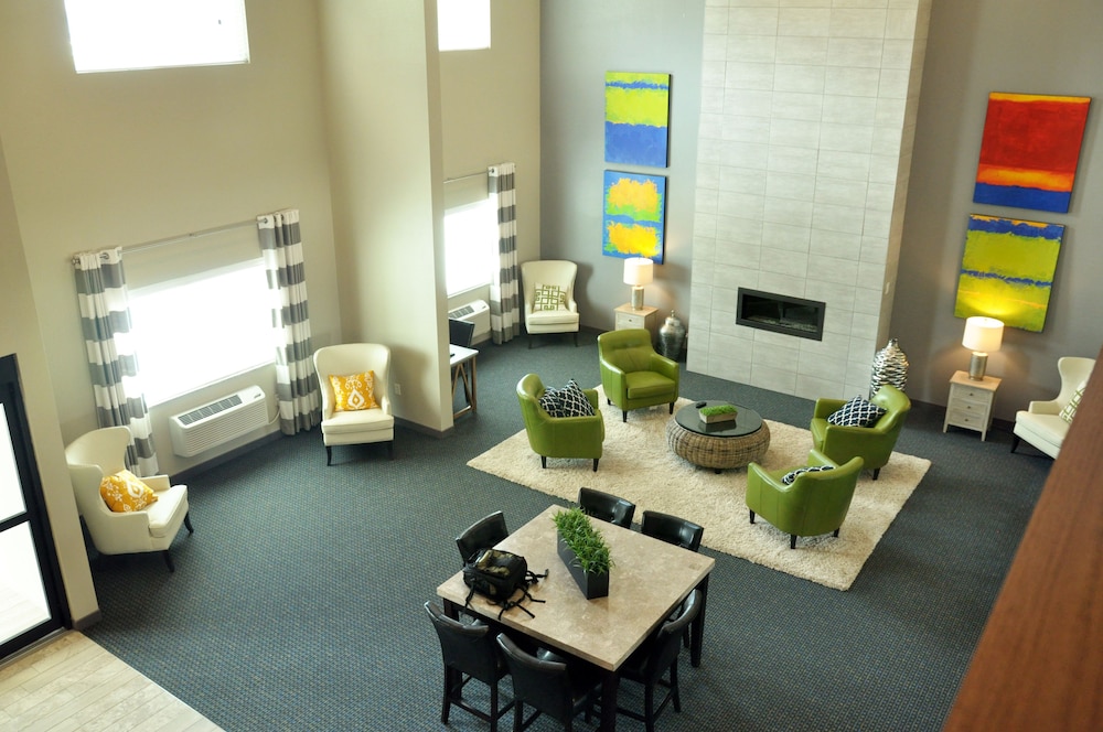 Brookstone Lodge Suites 24/35