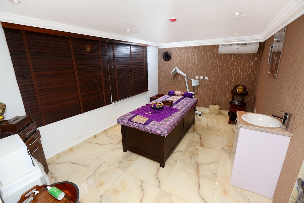 Wells Carlton Hotel and Apartment Abuja 27/57