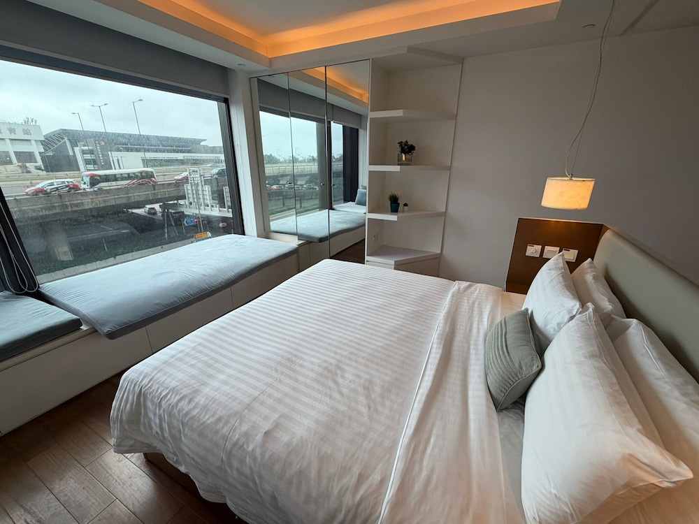 The Connaught (Ex. Citadines Harbourview Hong Kong) 9/61