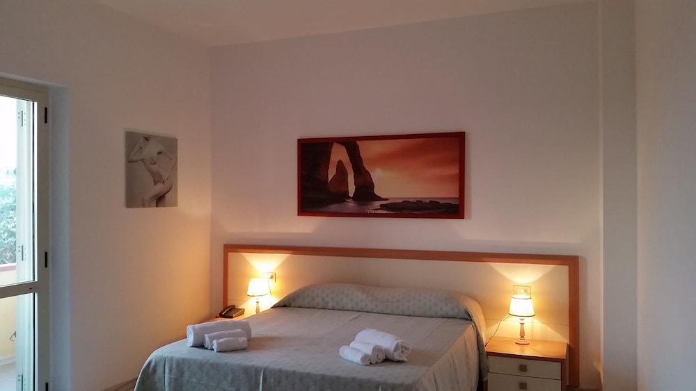Hotel Damanse 5/50