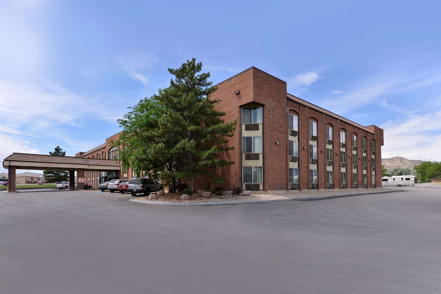 Quality Inn Vernal Near Dinosaur National Monument 42/43