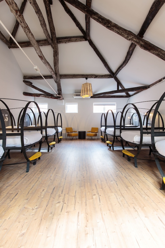 The House Of Sandeman Hostel & Suites 25/50