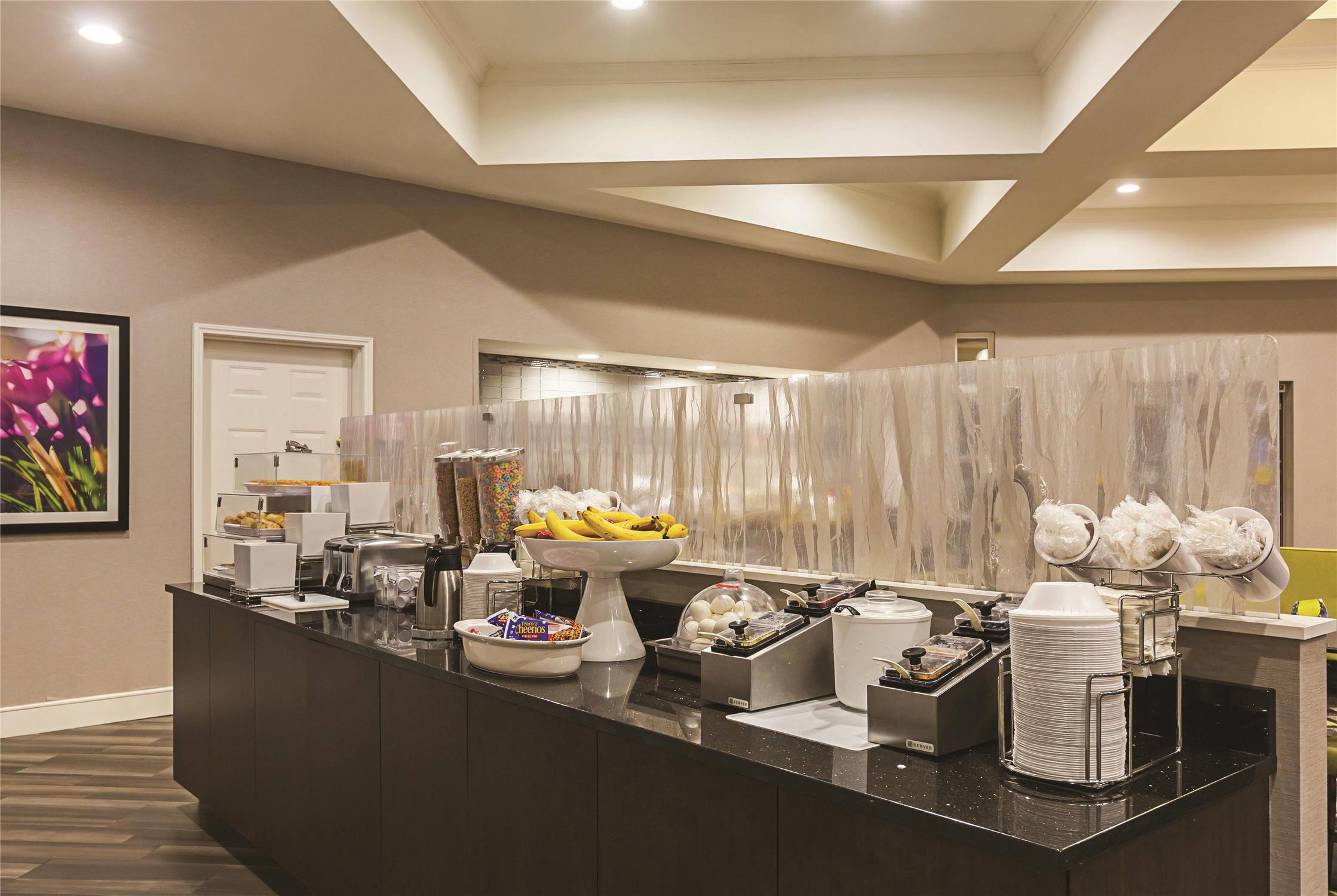 La Quinta Inn & Suites by Wyndham Atlanta Alpharetta 24/37