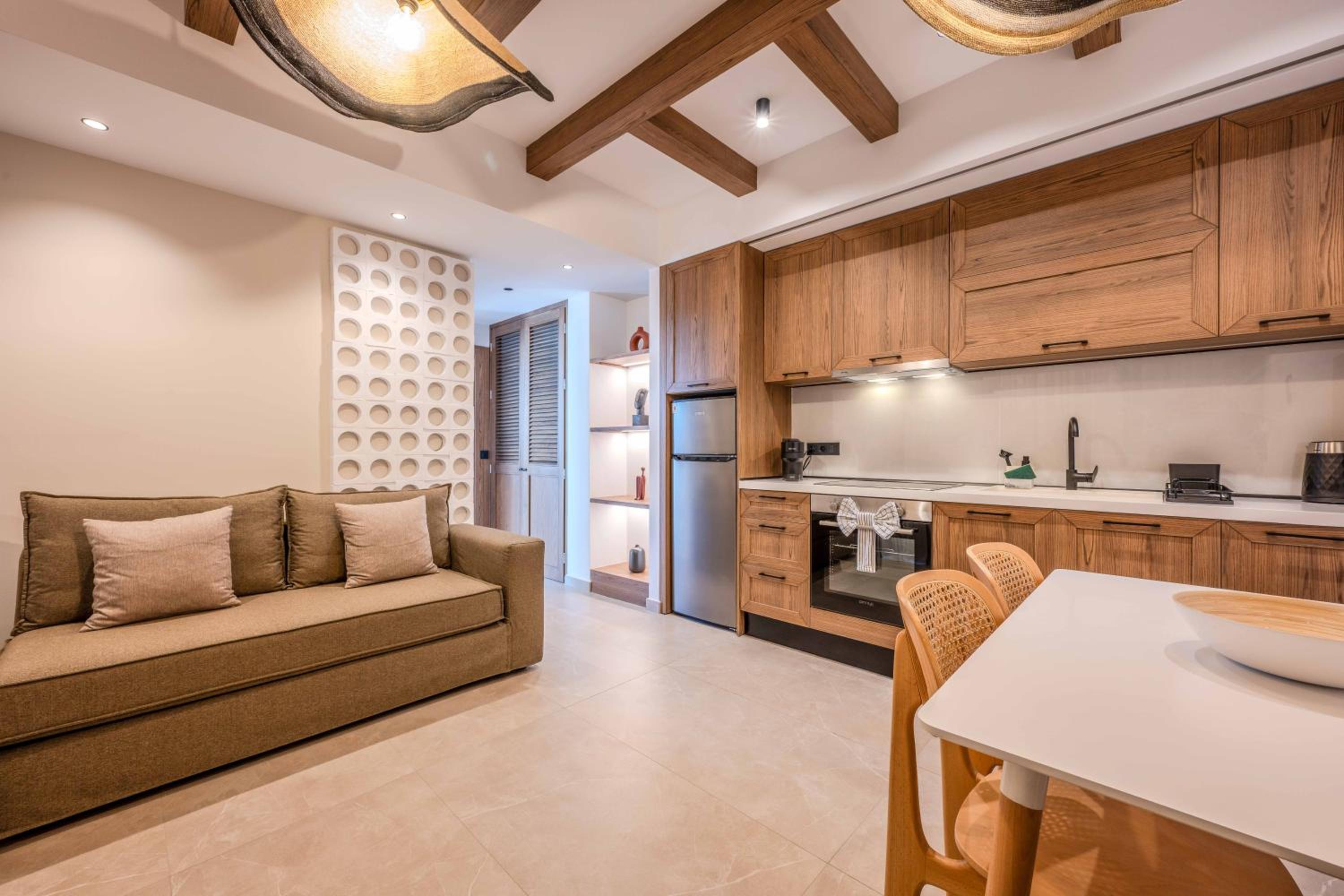 Alati Suites 26/35