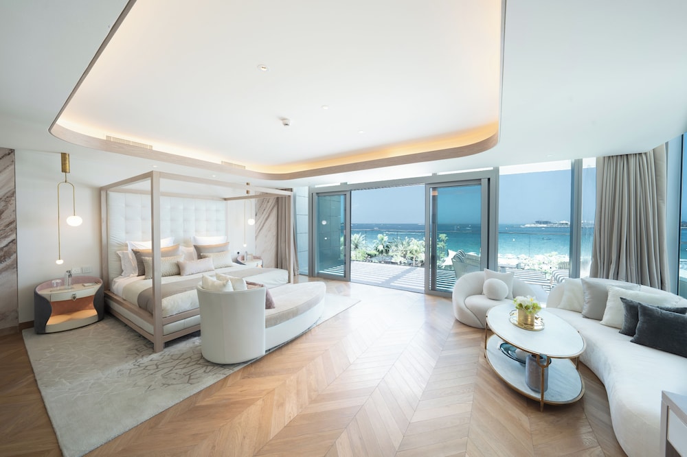 3 BEDROOMS, EUPHORIA, SUITE