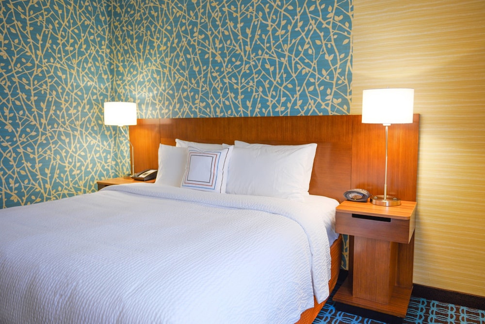 Room at Fairfield Inn Suites Canton South, CANTON - OH