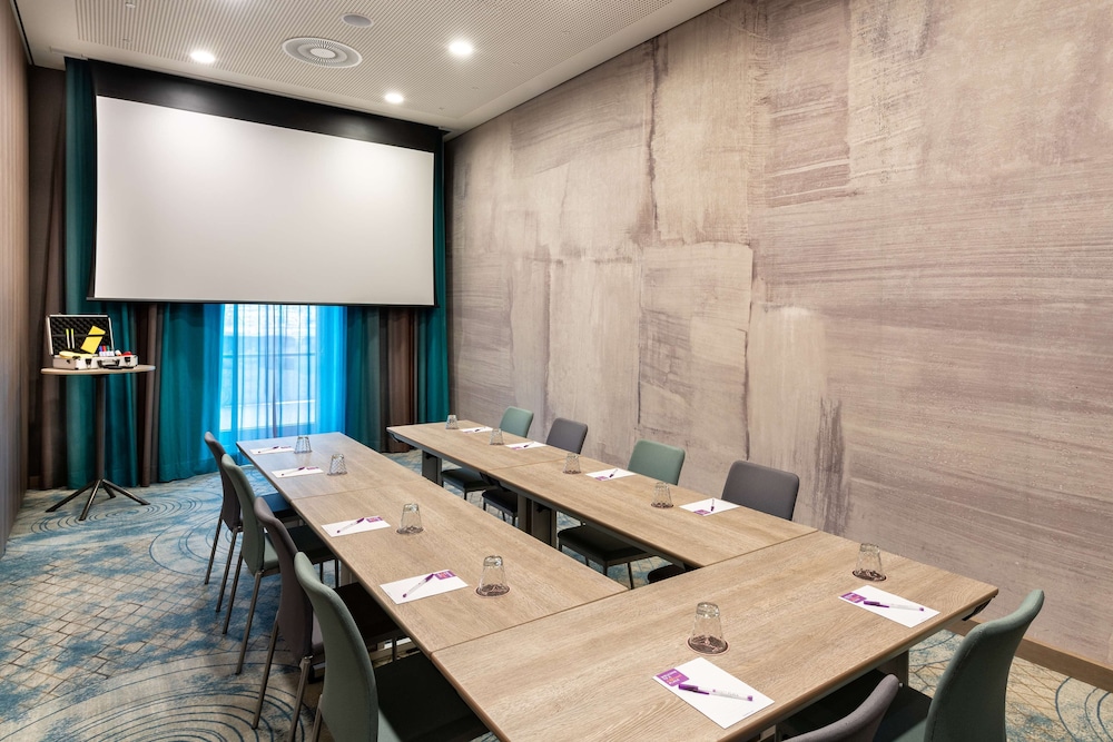 Hyatt Place Frankfurt Airport 73/75