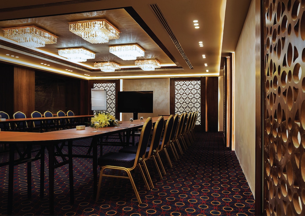 Seven Roses Hotel 49/49