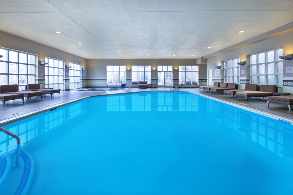 Hampton Inn Suites Providencew 2/42