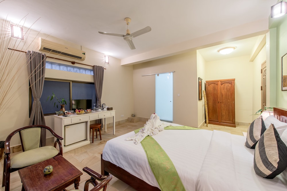 Lemongrass and Ginger Hotel 11/50