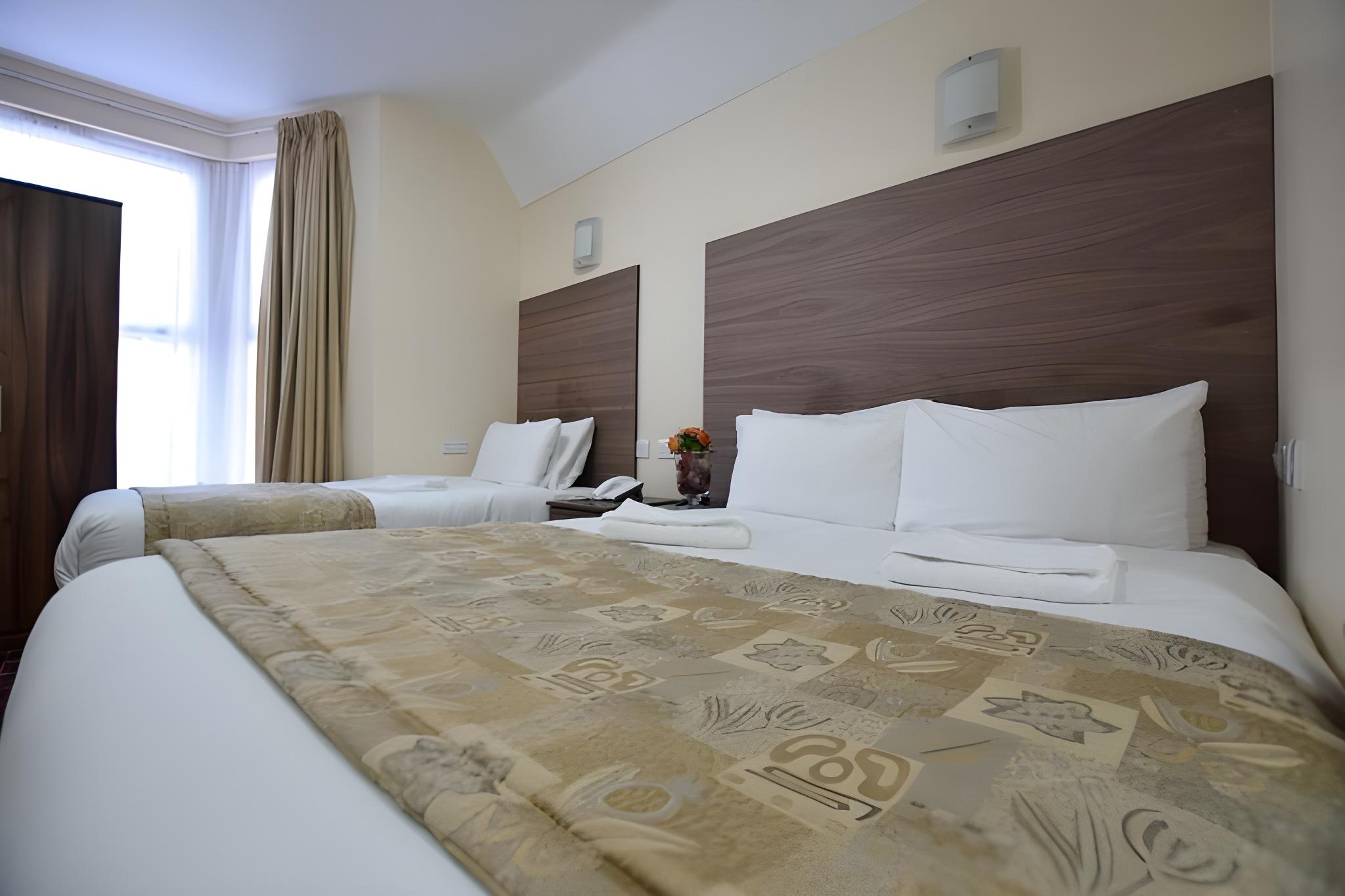Room, Triple, 1 Double and 1 Single Bed