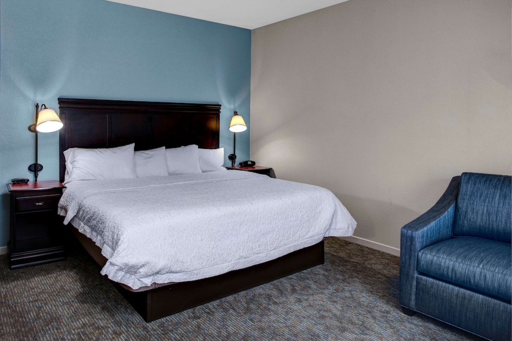 Hampton Inn Suites Boerne 13/63