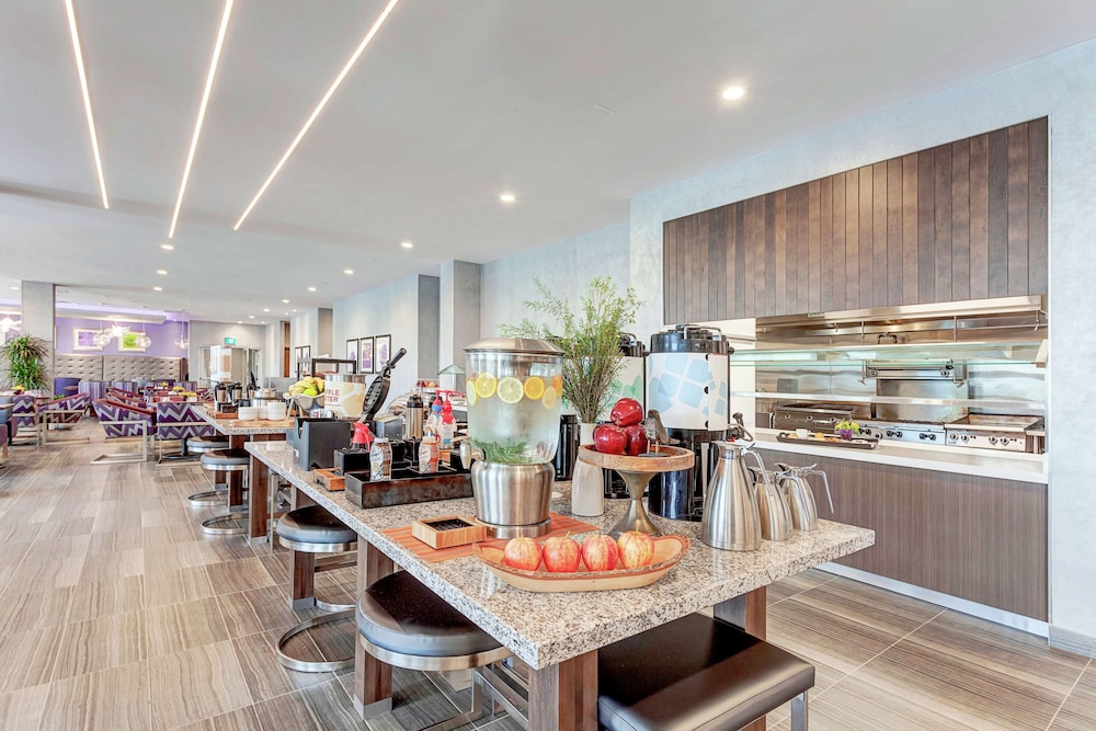 Hilton Garden Inn Toronto Brampton West 52/70