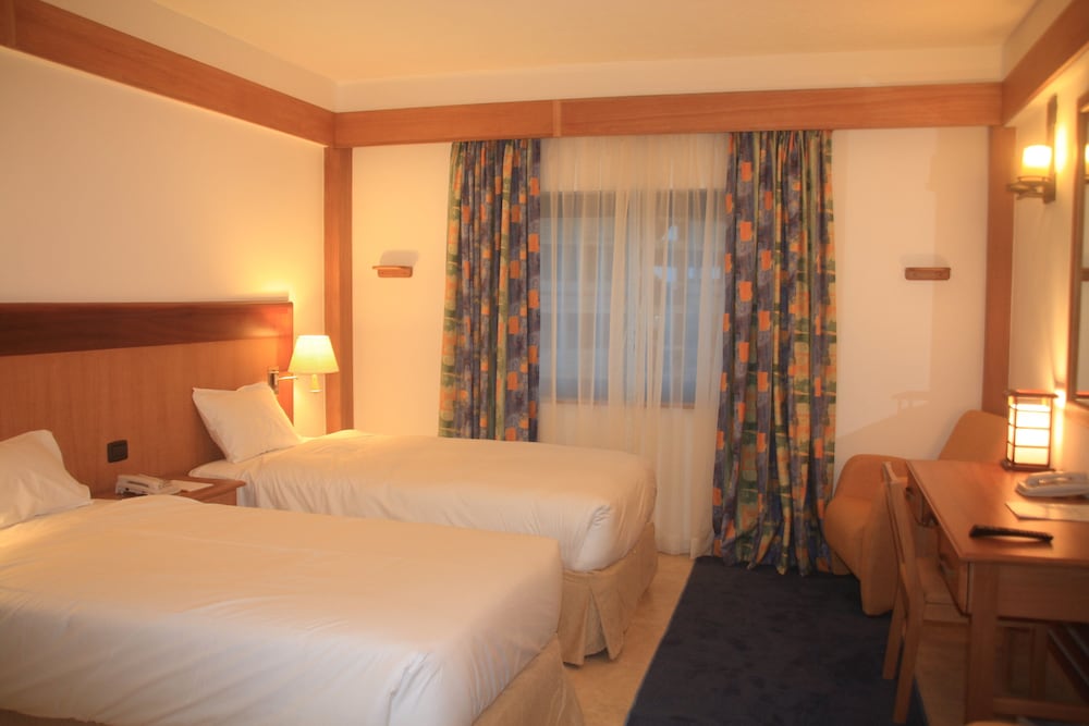 HOLIDAY INN ACCRA AIRPORT 22/60
