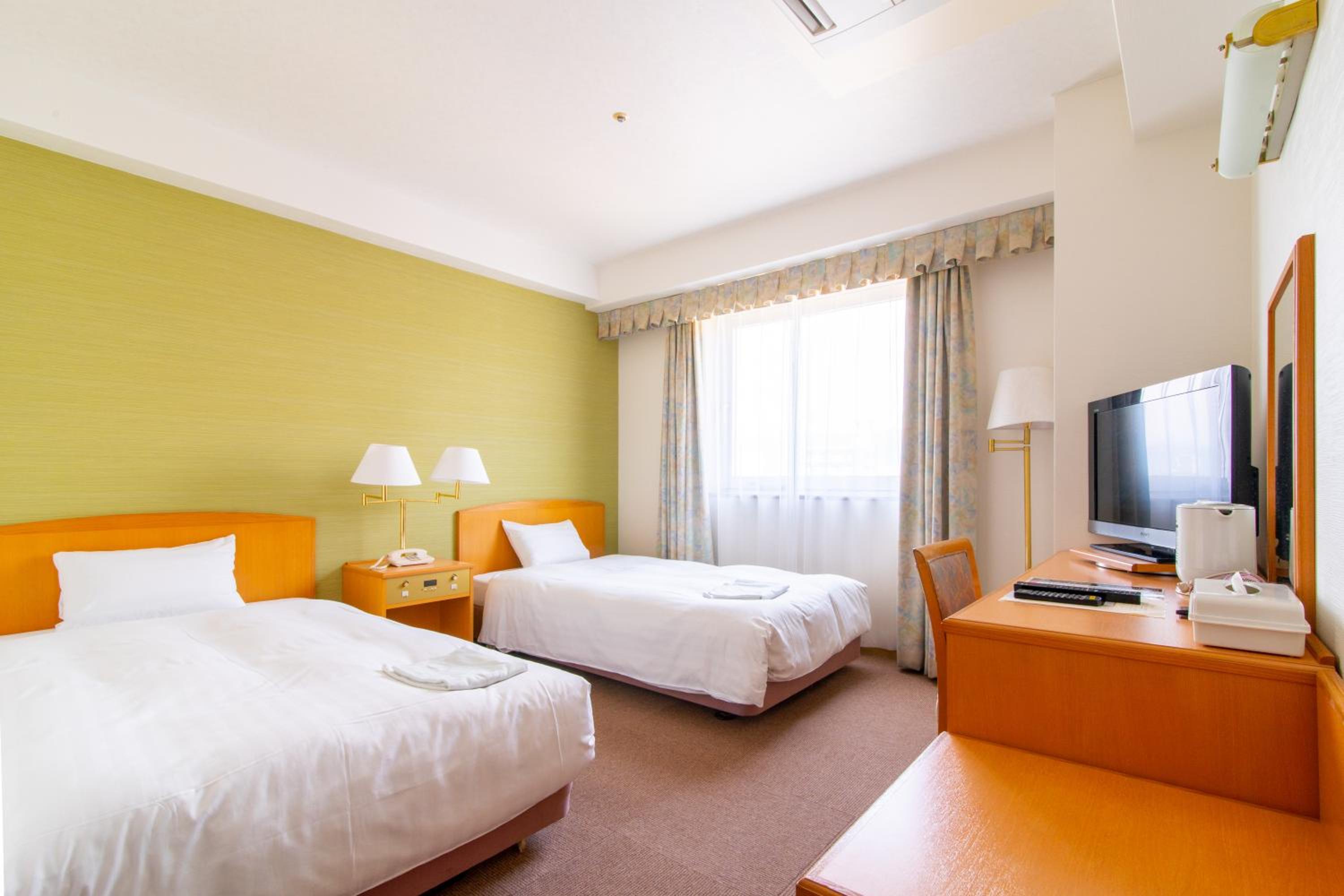 Room, Twin Beds