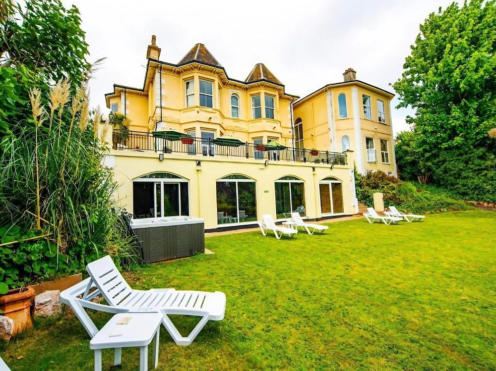 Crofton House Hotel 56/68