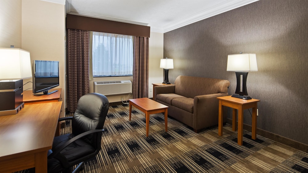 Best Western The Inn At Rochester Airport 24/37