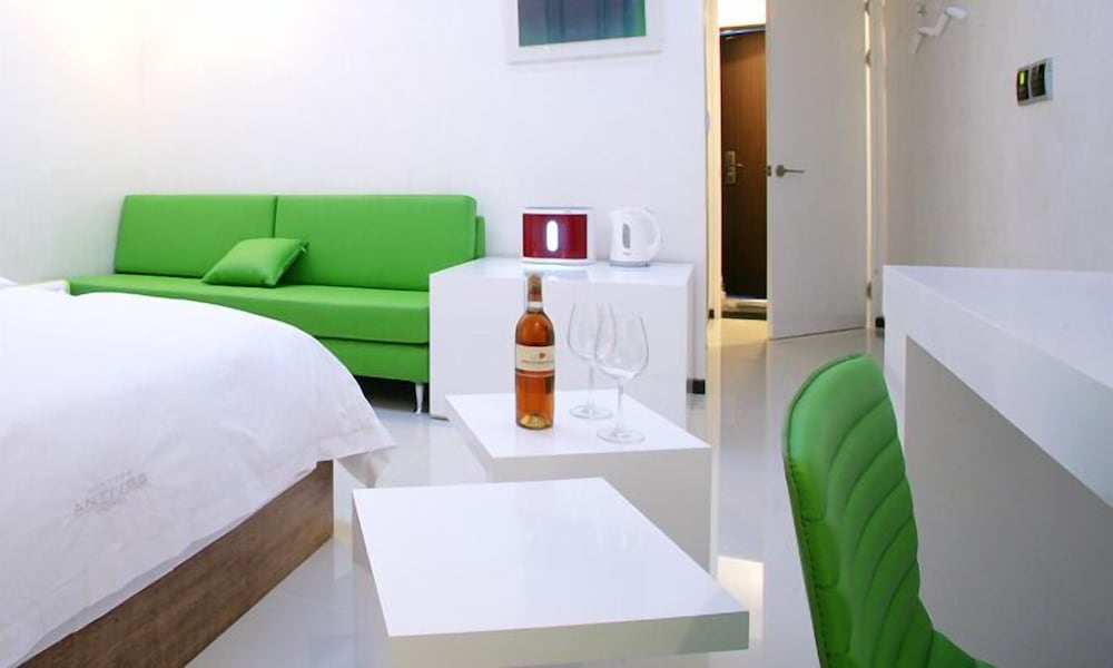 Antives Hotel 3/30