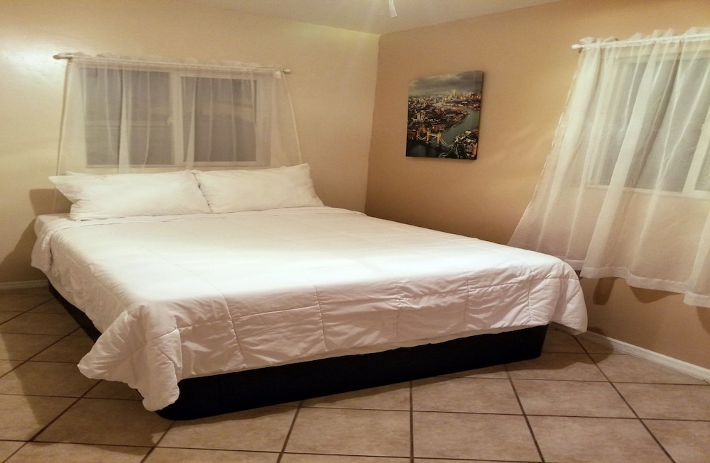 Monterey Inn Hotel 21/50