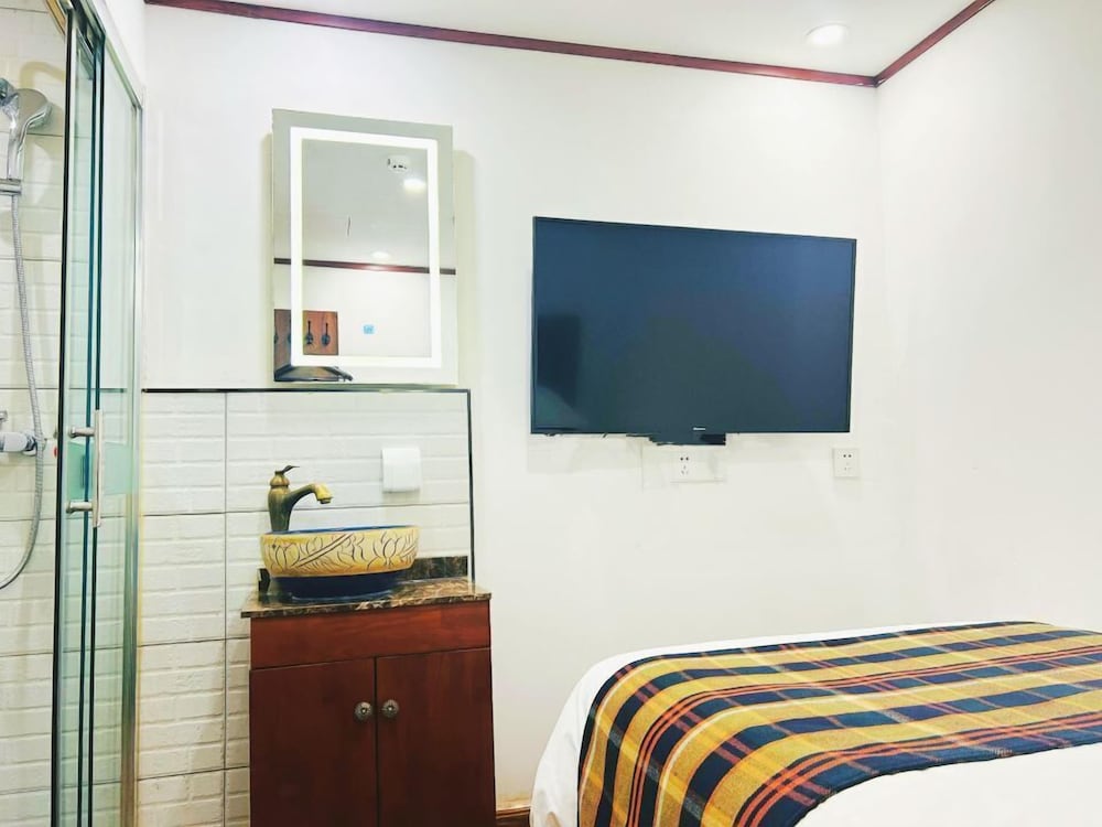 Nostalgia Hotel (Beijing Tiananmen Square Qianmen Subway Station) 17/58