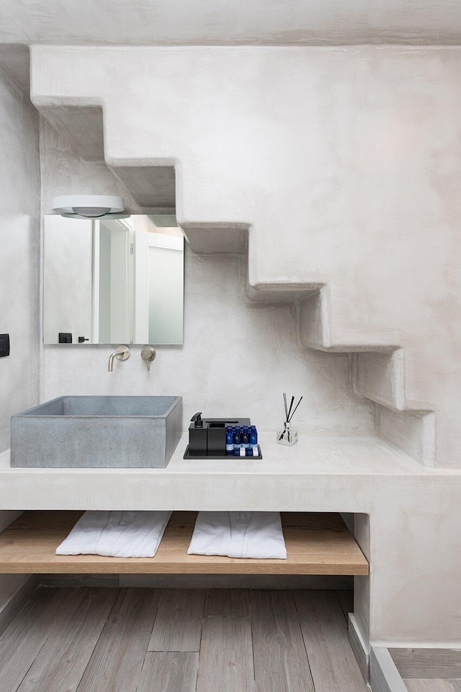 Karat Suites 48/50