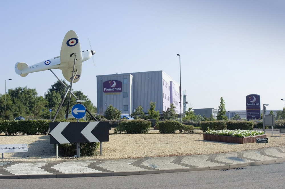 Premier Inn Southampton Airport 32/34