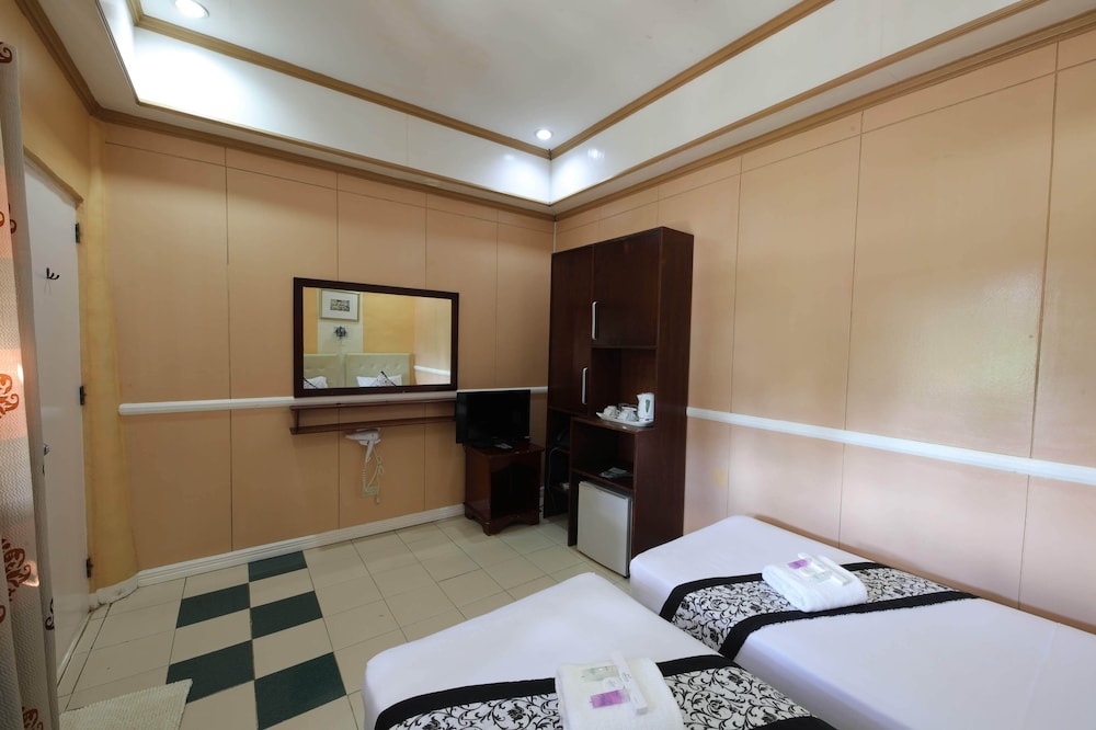 Loreland Farm Resort 36/66
