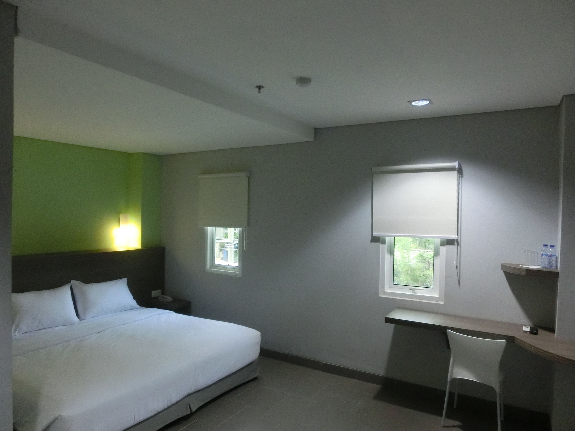 DELUXE, TWIN BEDS