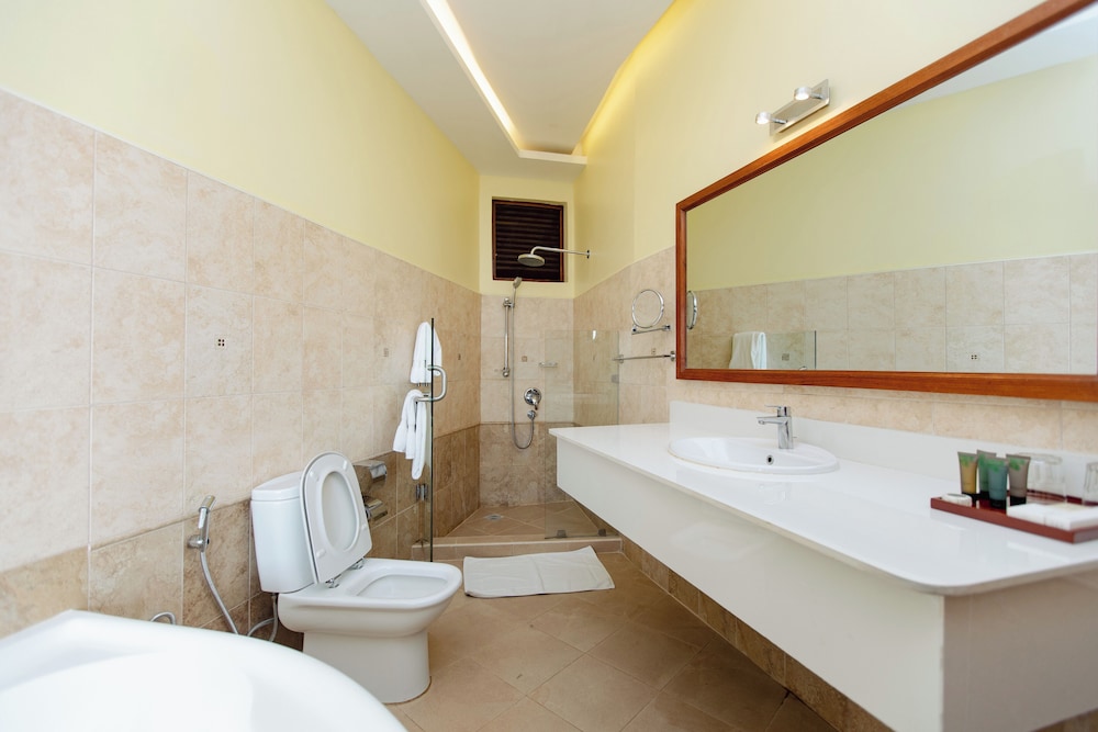 Malaika Beach Resort 48/50