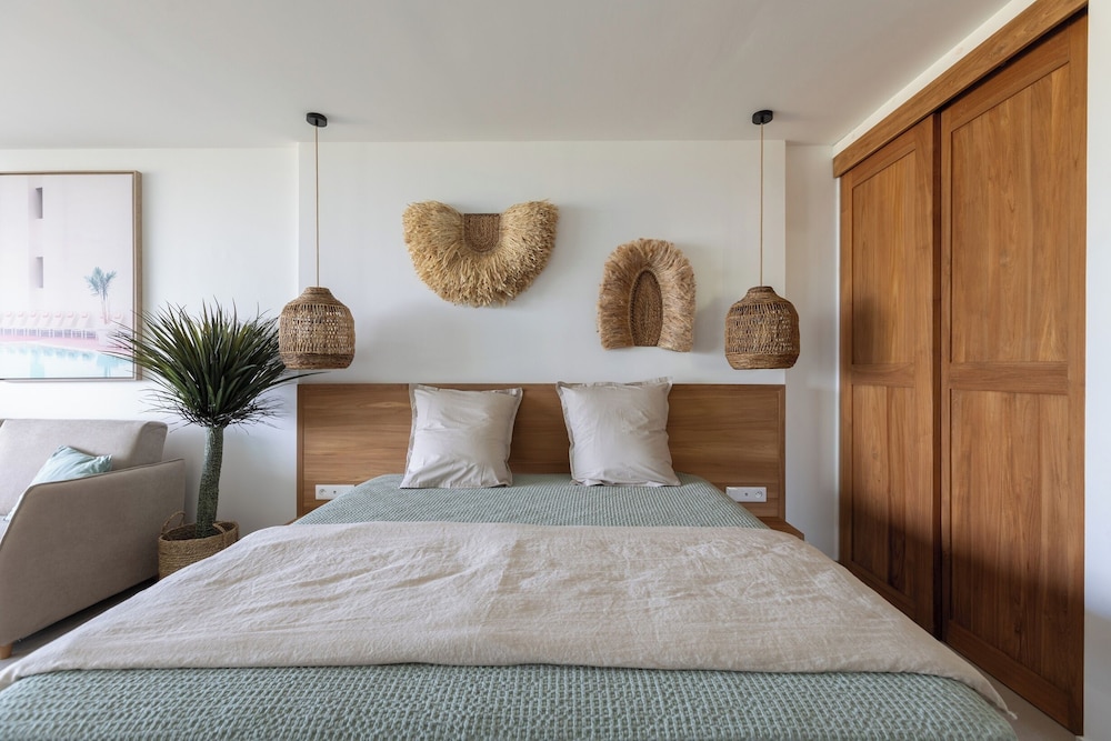 Anse Marcel Beach Resort 11/50