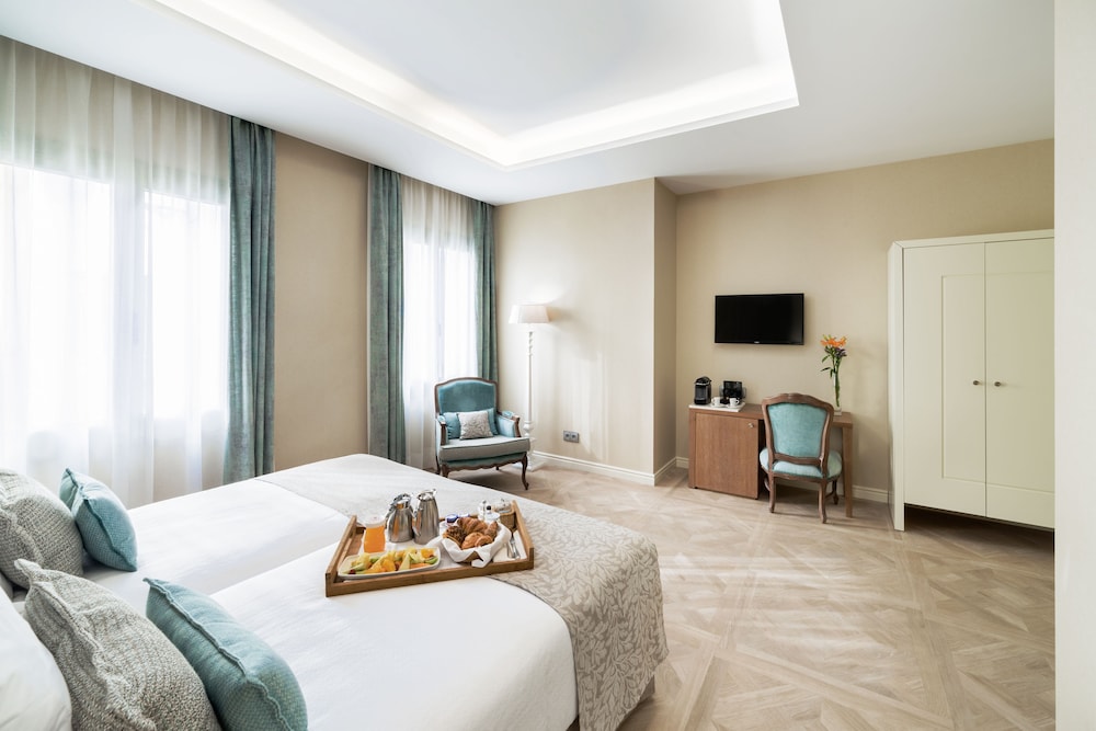 Lamaro Hotel 19/50