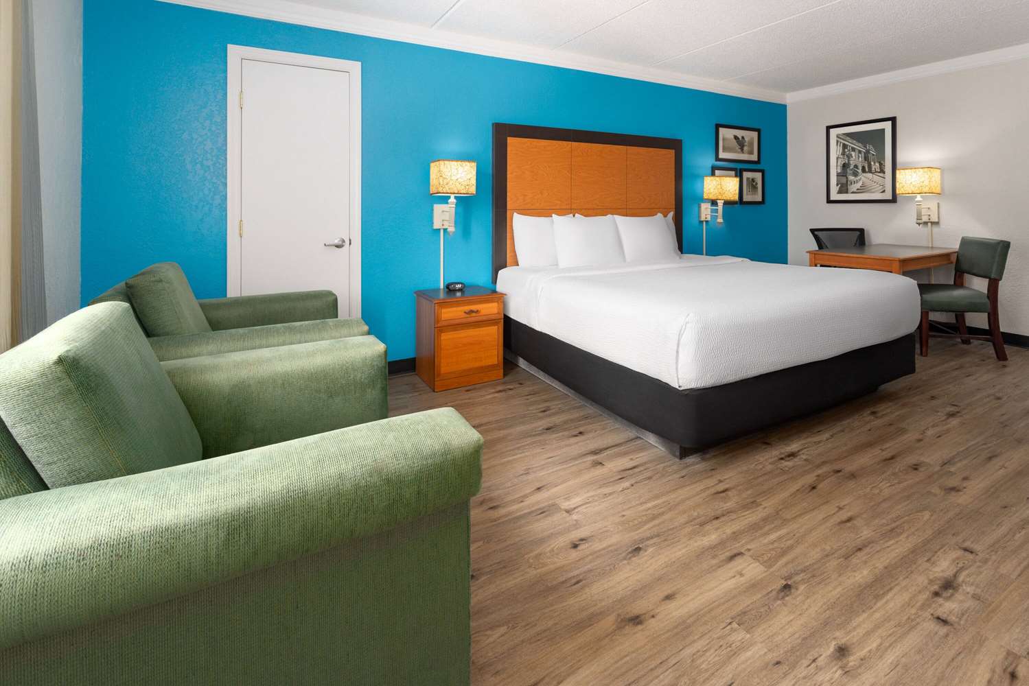 La Quinta Inn by Wyndham Pittsburgh Airport 10/36