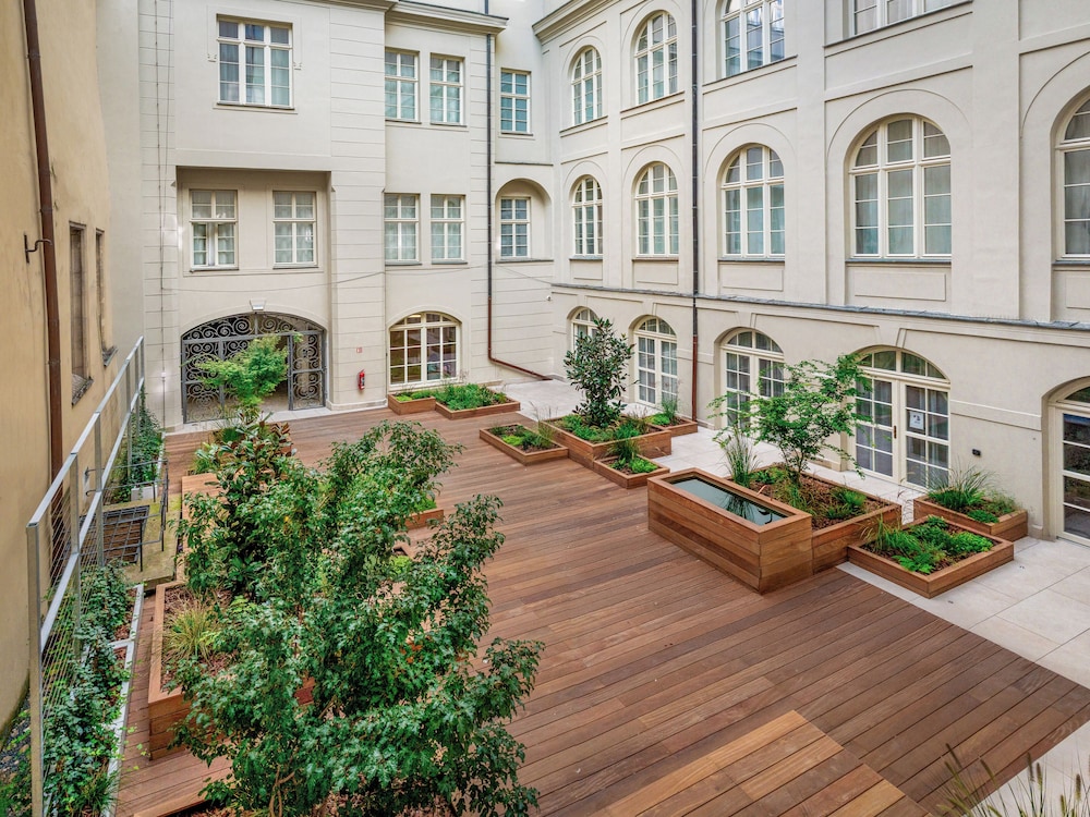 Hotel Modra Ruze 36/41