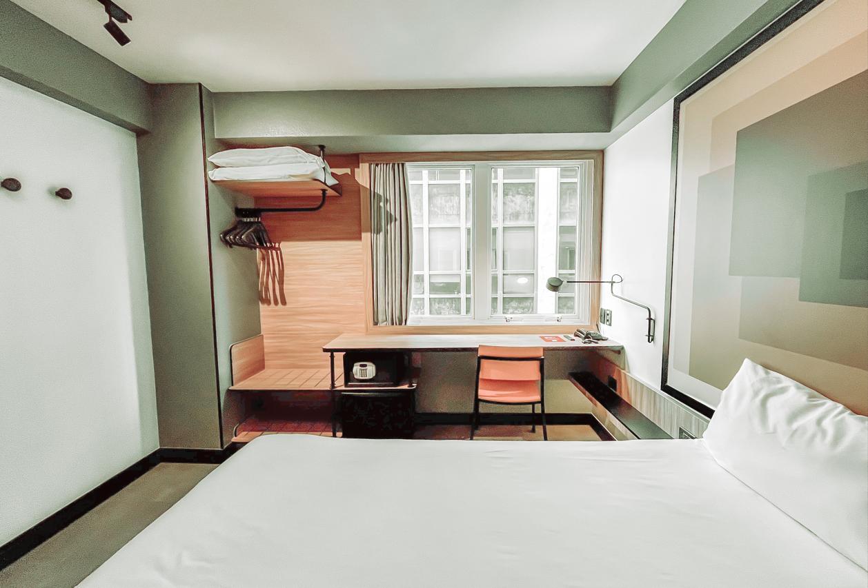 Superior, Double Bed, Street View