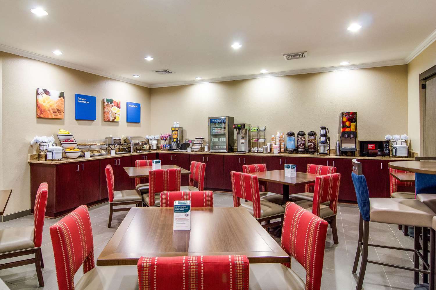 Comfort Inn Blackshear Hwy 84 18/25