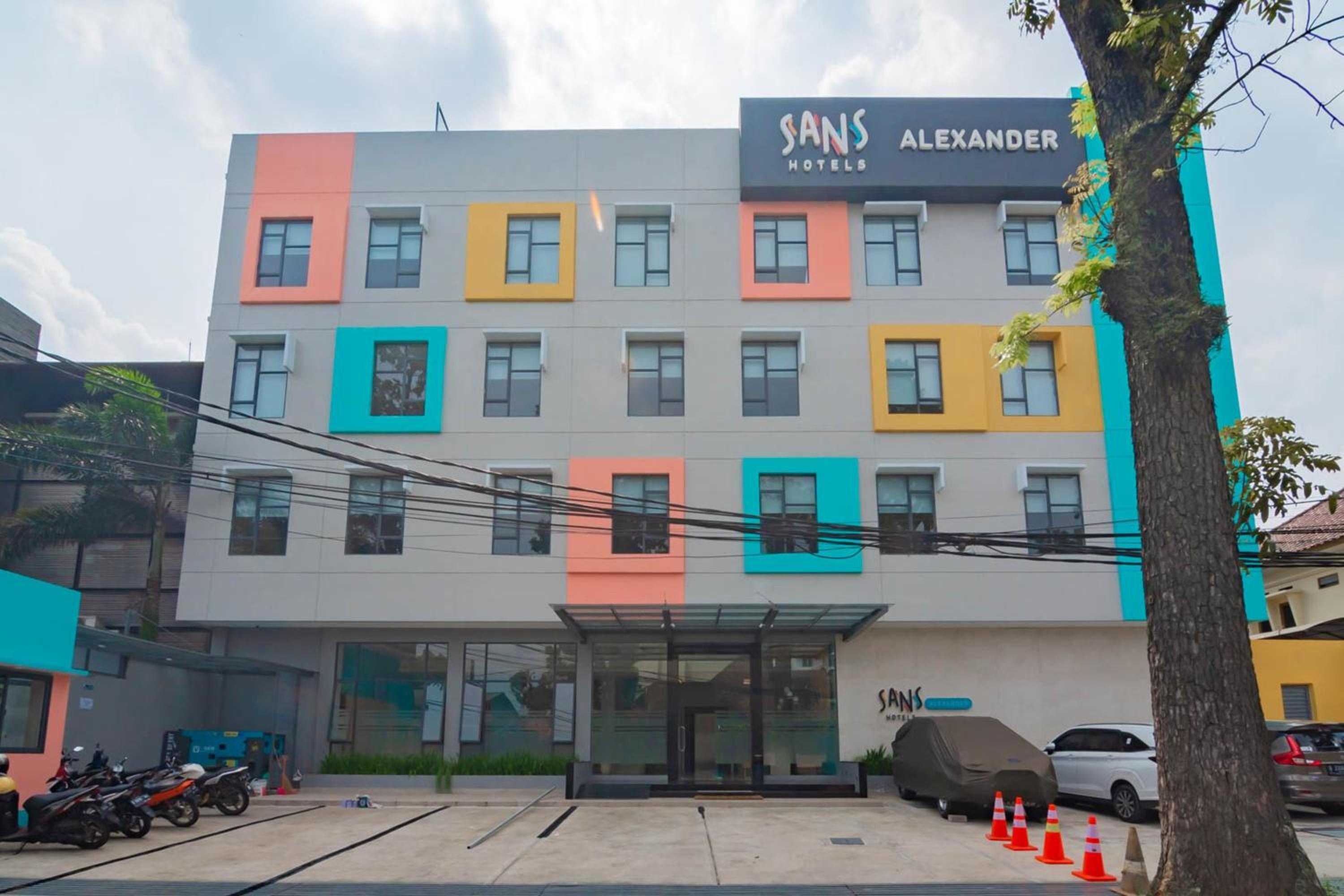 Sans Hotel Alexander Bandung 3/66