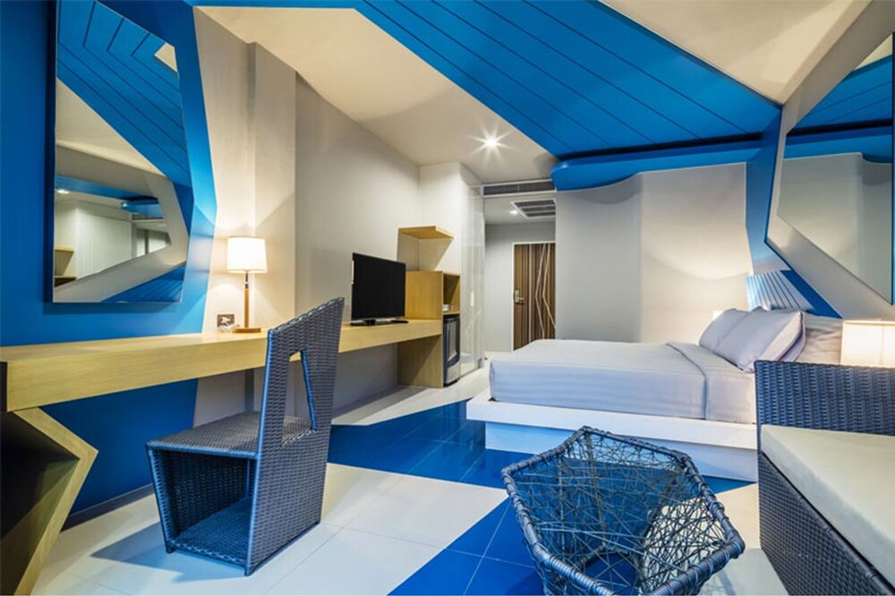 Atelier Suites 8/46