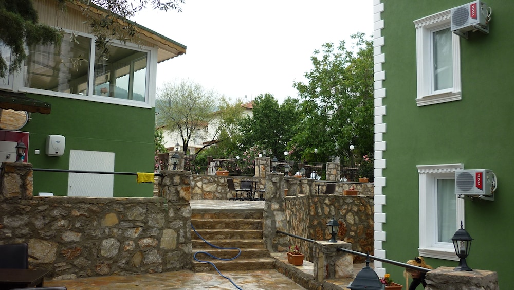 THE GREEN VALLEY HOTEL 58/65
