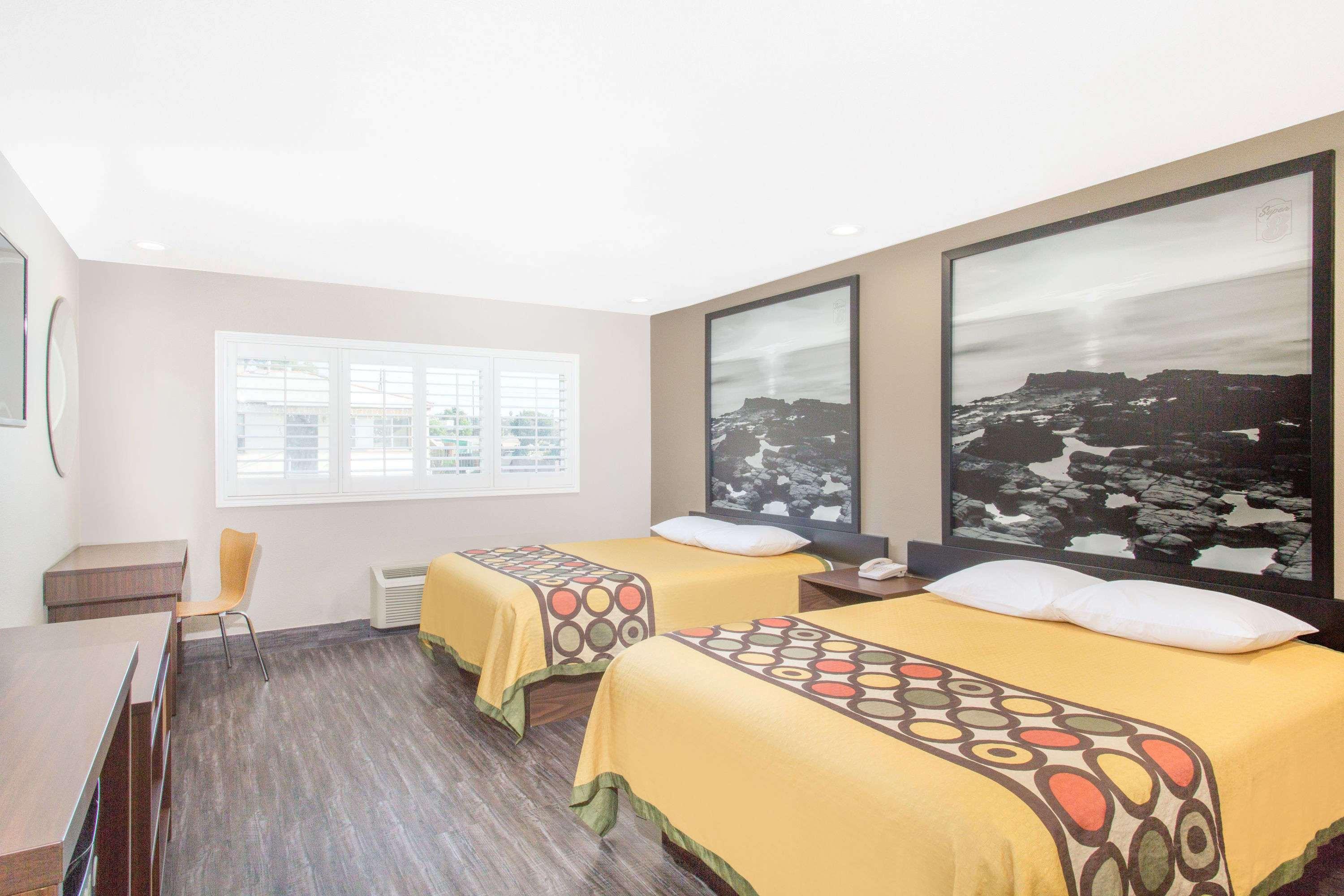 Super 8 by Wyndham National City Chula Vista 8/24