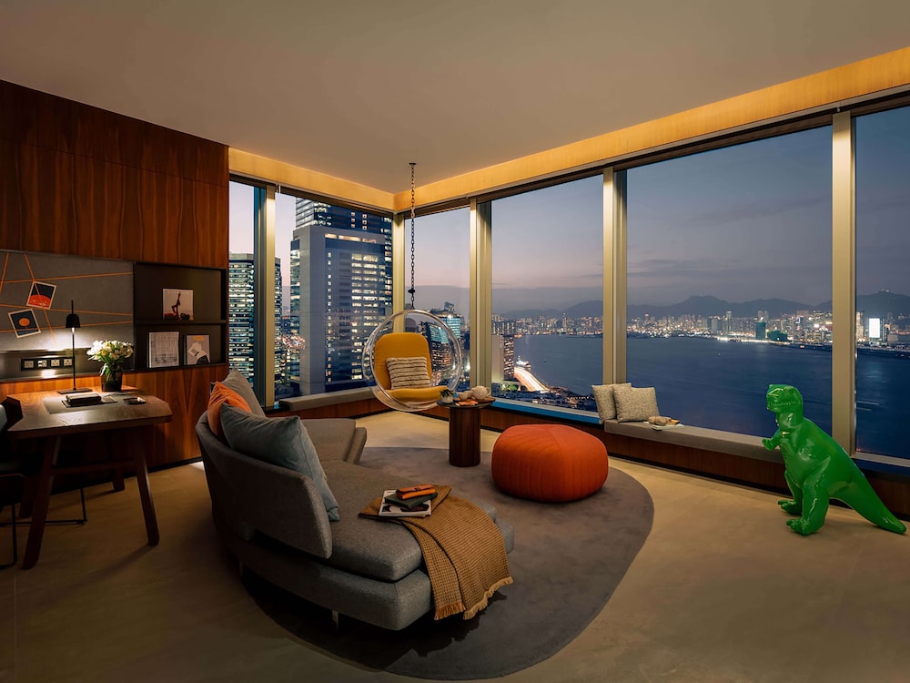 East Hong Kong Hotel 37/64