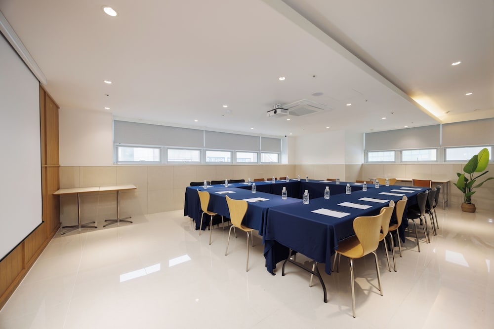 Hotel Kenny Gijang 38/43