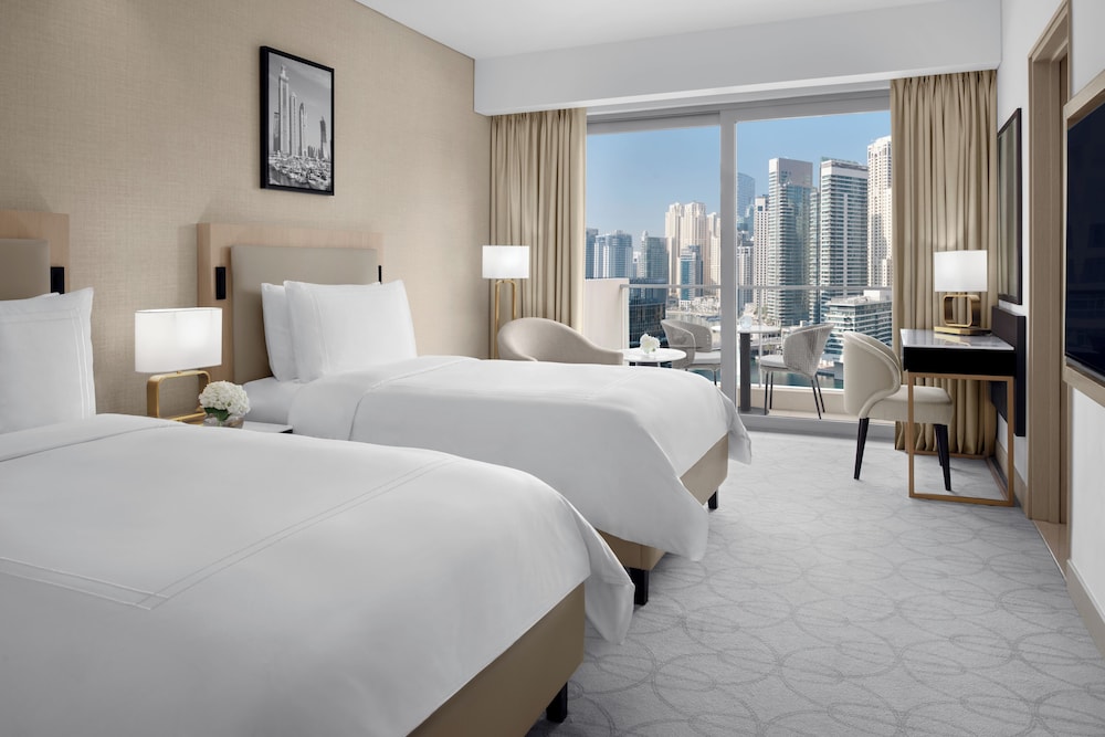 DELUXE, TWIN BEDS, MARINA VIEW, BALCONY
