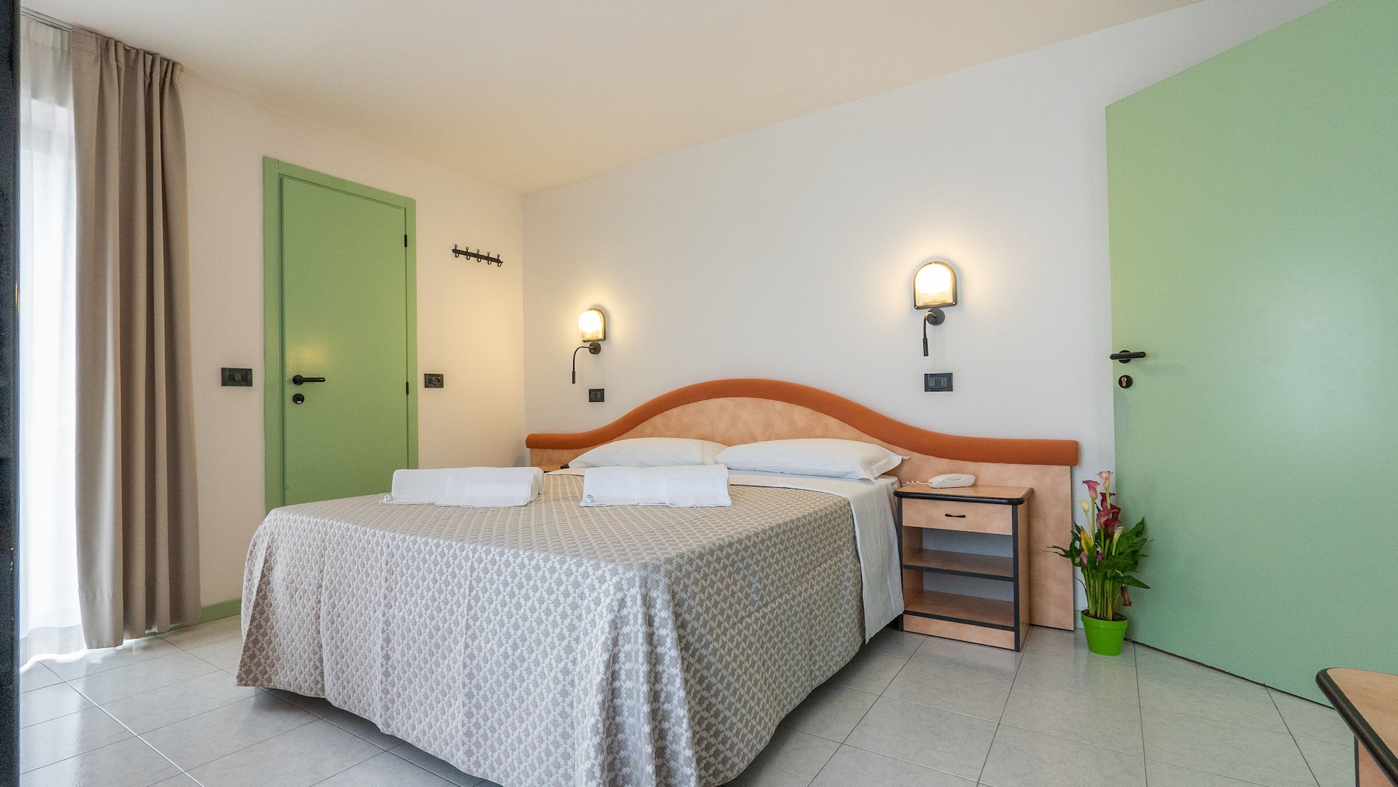 STANDARD, DOUBLE OR TWIN BED