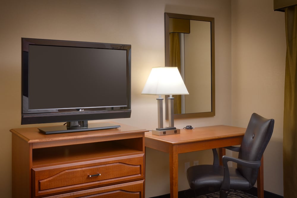 Holiday Inn Express Hotel Suites Grand Junction 88/96