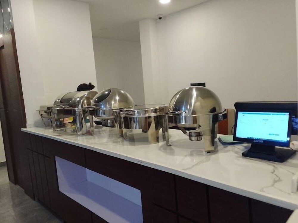 Grand Hyatt Hotels 42/50