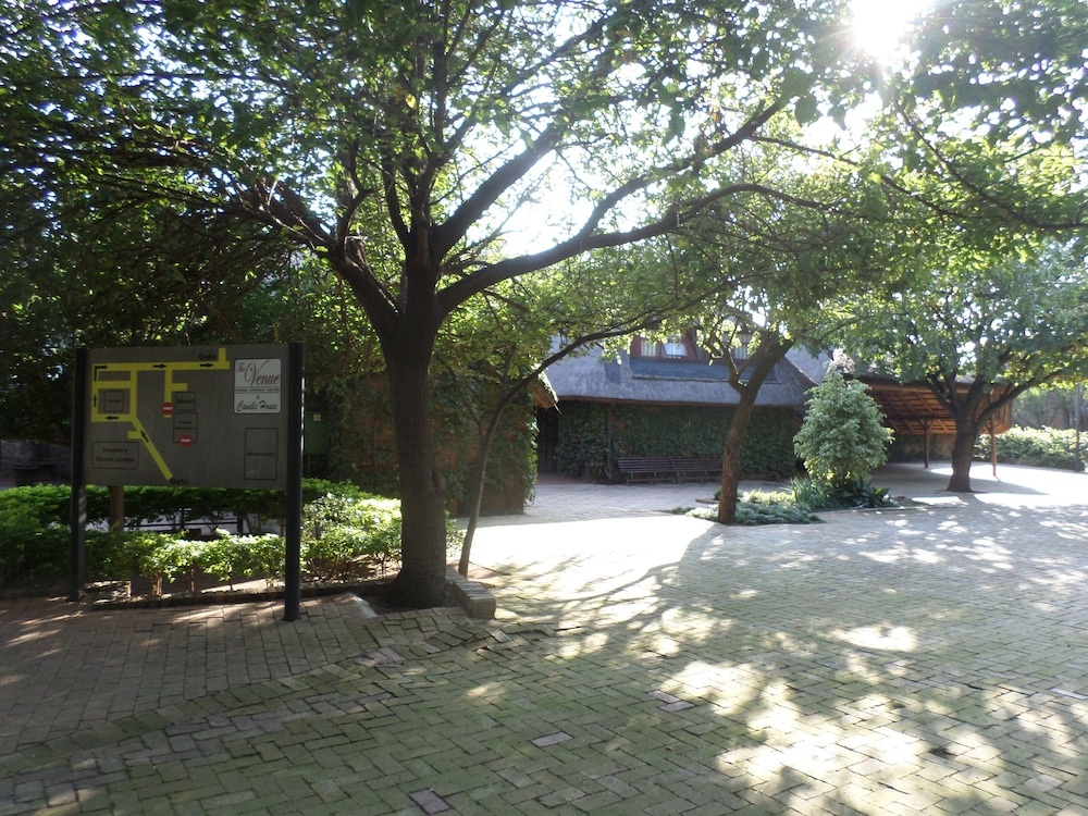 Foundry Guest Lodge 41/50